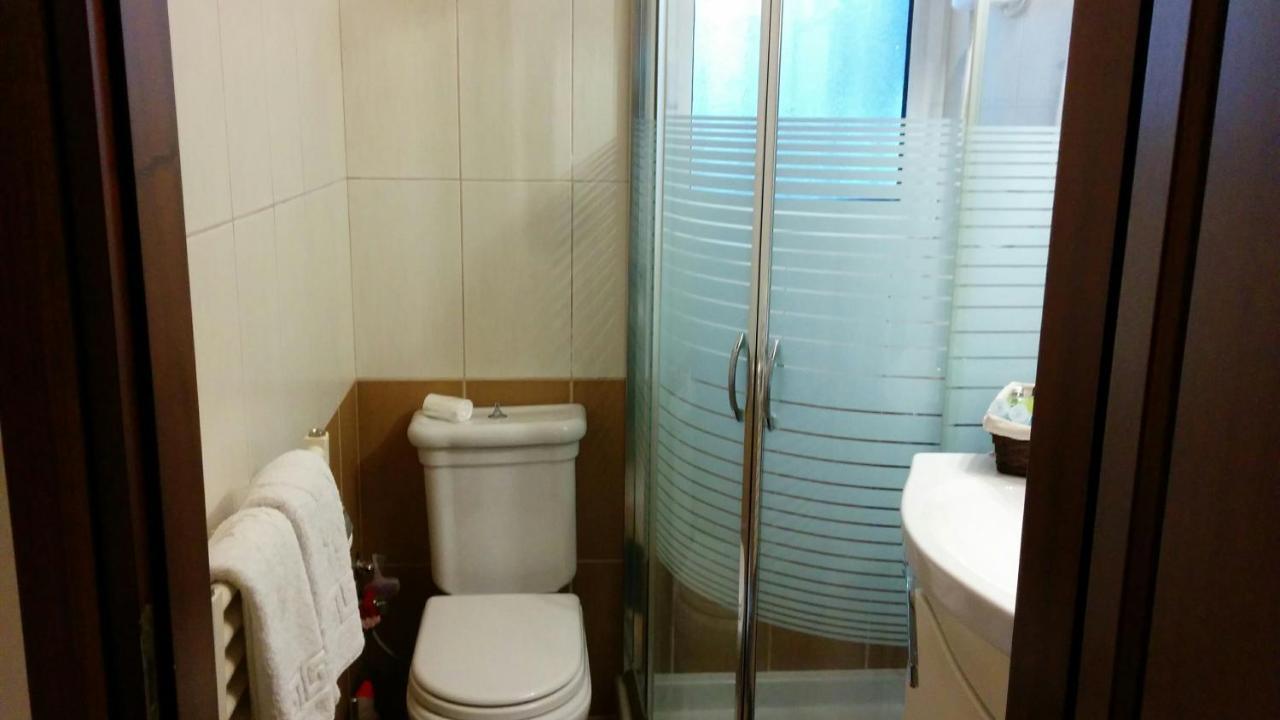 Lovely 2-Bedroom Apartment At Greek Riviera Vári Buitenkant foto