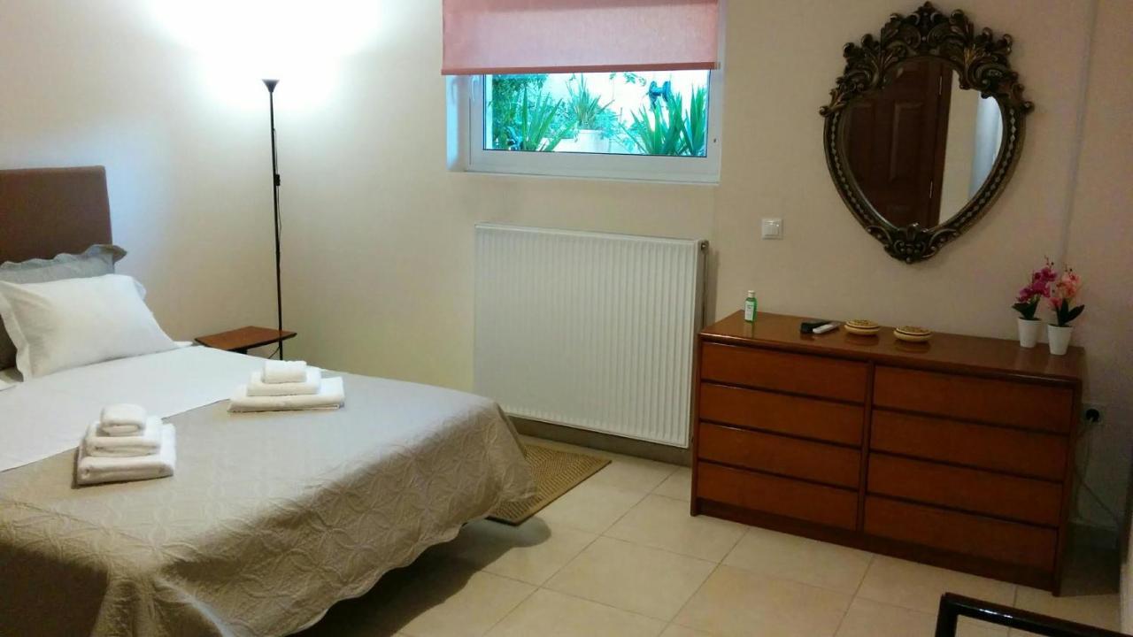 Lovely 2-Bedroom Apartment At Greek Riviera Vári Buitenkant foto
